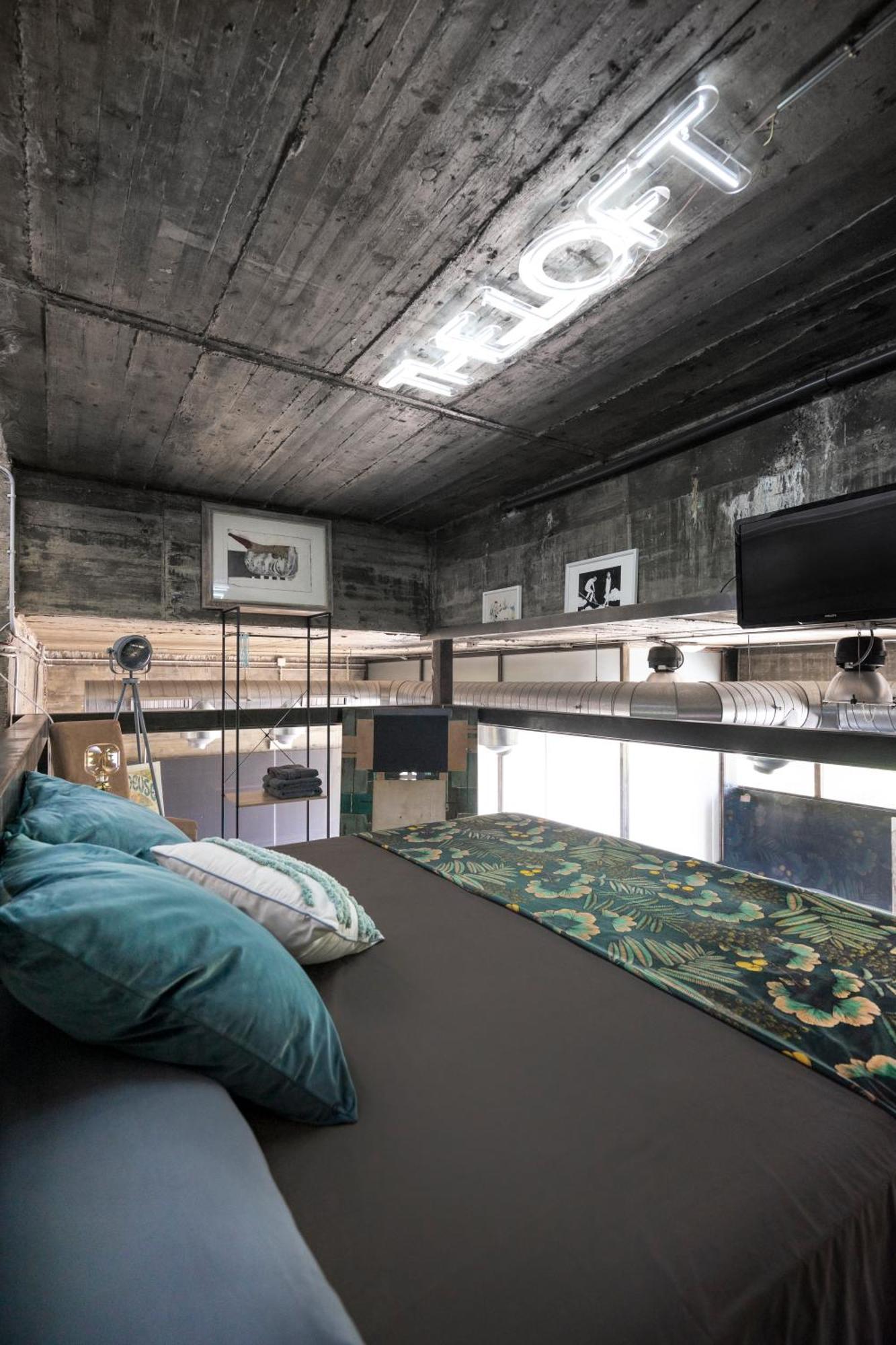 The Loft - With Private Pool & Jacuzzi Villa Corbera de Llobregat Bagian luar foto